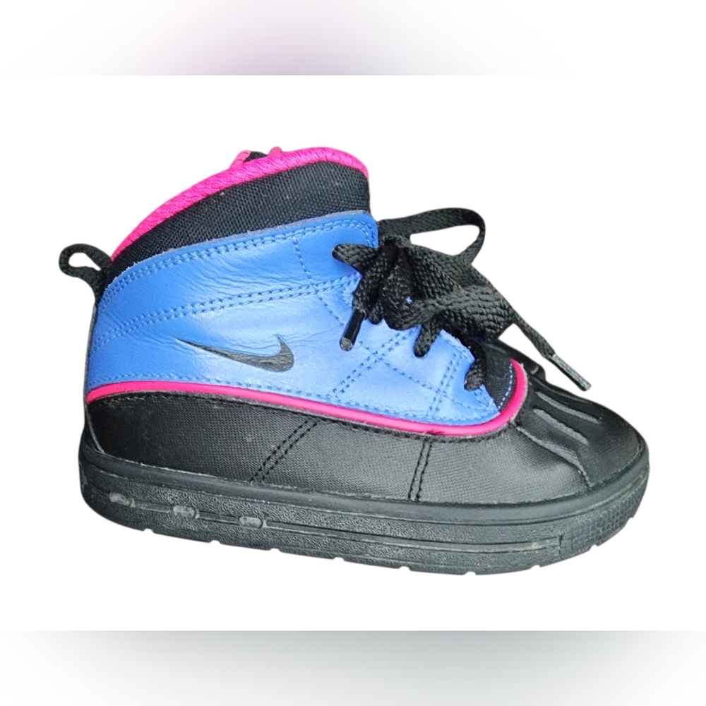 Nike ACG Woodside 2 High Boots, Girls 9C - Picture 2 of 9
